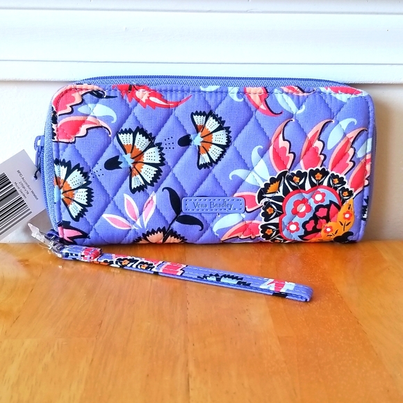 Vera Bradley Factory Style RFID Accordion Wristlet Zip Wallet - Picture 1 of 10